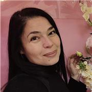 Я предлагаю уроки русского языка, математики, алгебры, геометрии.