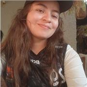 Entrenadora deportiva con amplio conocimiento y experiencia en enseñanza para todas las edades, especializada futbol