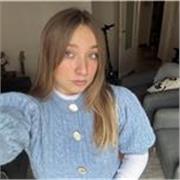 Offro lezioni di italiano a studenti stranieri, lavorando su grammatica, lessico ed esposizione orale