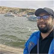 Ingeniero dicta clases de fisica basica a estudiantes de secundaria y pre universatario