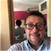 Maestro de historia imparte clases en secundaria y preparatoria