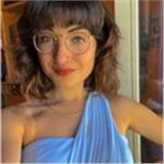 Studentessa in studi storici e filosofici, diplomata al liceo classico, impartisco lezioni di storia e italiano
