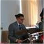 Laureato in conservatorio, Batteria jazz offre lezioni di musica (strumento e propedeutica musicale e teoria)