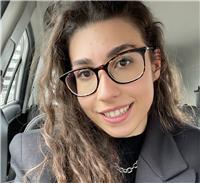 Diplomata al liceo scientifico gandini di lodi con 93/100 e iscritta al corso di corporate communication in iulm, impartisce lezioni di inglese sia grammatica che letteratura. disponibile per elementari, medie e superiori