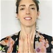 Offro percorsi di YOGA e crescita personale ONLINE per migliorare il benessere delle persone. 