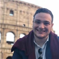 Laureando in ingegneria impartisce lezioni di matematica per scuole medie e superiori