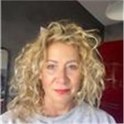 Sono un insegnante di inglese appassionato, specializzato nell’aiutare studenti di ogni età e livello a raggiungere i propri obiet