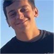 Estudiante de la Universidad de Deusto imparte clases presenciales en Bilbao