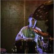Clases de Batería individuales en Madrid con amplia experiencia y versatilidad. Todos los estilos musicales. Acceso al superior de
