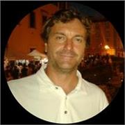 Diplomato impartisce lezioni di informatica