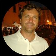 Diplomato impartisce lezioni di informatica