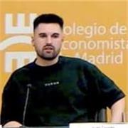 Profesor de Inteligencia Artificial en Madrid, ganador de INNOVACEF y primer licenciado de Empresa y Tecnología en UDIMA.