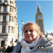 Profesora de Ingles ofrece clases en linea. Cuento con 28 años de experiencia. Amplia disponibilidad horaria