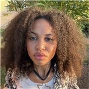 Studentessa dell’Accademia Lizard, e con esperienza live e in studio, offre lezioni di Canto, a ragazzi che vogliono scoprire la l