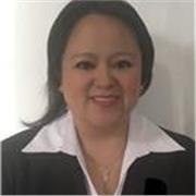 Pedagoga con experiencia en clases en línea para primaria