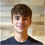 Soy un estudiante, con experiencia como auxiliar de entrenador en equipo de futsal.