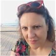 Profesora de inglés con amplia experiencia en clases particulares y traducciones en empresa privada. Nivel alto. Licenciada en Filología inglesa. Certificado b2 Aptis y preparando c1 de Trinity