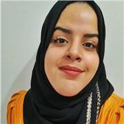 Animatrice didattica con bambini delle scuole elementari e medie