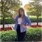 Me defino una persona comprometida, paciente y atenta, sin experiencia en educacion pero con grado en pedagogía