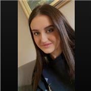 Insegnante italiano. Ho il diploma di liceo scientifico. Offro aiuto in lettura, scrittura e parlato orale