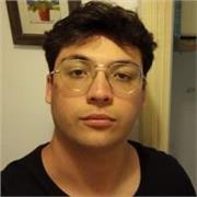 Estudiante de historia capacitado para enseñarle a quien guste aprender