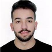 insegnante di inglese giovane e professionista con un master in lingue