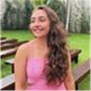 Professora de língua portuguesa, abrangendo as áreas de literatura, gramática e produção textual