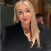 Native English speaker with experience in coaching and inspiring others. 