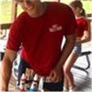 Soy un Chico muy extrovertido, se me dan bien los niños y me encanta enseñar.