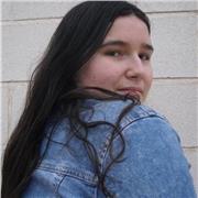 Soy una persona a la que le gustan los niños y puedo cuidarlos y ayudarlos con sus deberes.