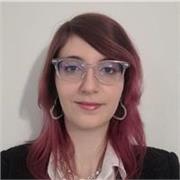 Cerchi un'insegnante capace di essere al contempo chiara e leggera? Contattami e ci accorderemo sul piano di studi più adatto a te