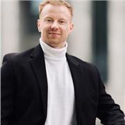 Personal Trainer Shawn bietet individuelles Fitness- und Gesundheitstraining an.