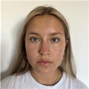 Nativa en francés, he vivido hasta los 18 anos en Espana.