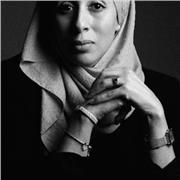 Bienveillante et pédagogue, j’aspire à transmette et faire progresser.