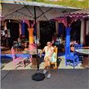 Soy lic en psicología ,ejerzo como tal y me gustaría poder transmitir de manera fácil e interesante esta materia que puede resultar tediosa para quien no le interesa, siempre bien transmitida, se puede volver placentera .anímate! Soy de pilar,doy clases o