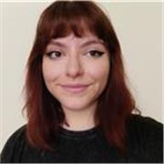 Giovane appassionata di lingua inglese e qualificata offre lezioni e aiuto scolastico per qualsiasi fascia d'età.