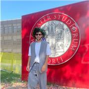 Profesor de italiano, con experiencia en la enseñanza del italiano a niños y también a estudiantes universitarios y trabajadores.