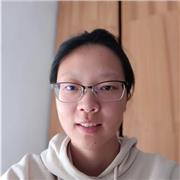 Estudiante de universidad apta para el apoyo de estudiantes de ESO o Primaria