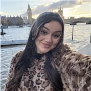Friendly bilingual university student fluent in Turkish and English, offering supportive and personalised lessons for all ages