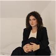 Prof dynamique et toujours de bonne humeur, prête à vous aider à chaque besoins ! 