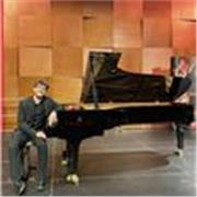 Profesor de música, piano y composición para amantes de la música, niños y adultos