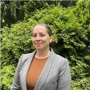 Native English speaker who tutors children of all ages in reading, writing and speaking.