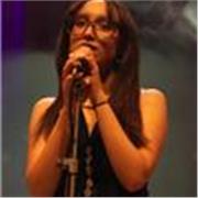 Ma façon d’enseigner est basée sur une approche personnalisée : chaque élève apprend différemment, donc j’adapte le cours à son ni