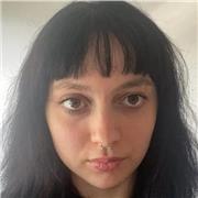 Tengo 19 años, doy clases de inglés a todo tipo de alumnos. Nivel nativo. Pueden ser presenciales (biblioteca de Piera) o online