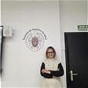 Una peraona proactiva con paciencia para enaeñar a todas las edades