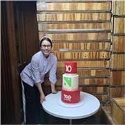 Soy profesora de cocina y pastelería para niños, con seis años de experiencia enseñando de manera práctica, creativa y divertida