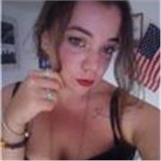 Ragazza italiana fluente in lingua inglese disponibile per dialogo e lezioni in lingua