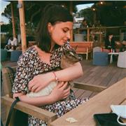 Ciao sono Marta! 
Ho 22 anni e sono una studentessa di lettere moderne iscritta all'università La Sapienza, Roma.
Sto per laurearmi in triennale, ed ho un'ottima conoscenza della letteratura italiana