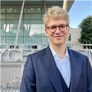 Etudiant double Licence Science Politique Economie à Paris 1 - Panthéon Sorbonne, trilingue Italien Français Anglais (+ allemand)