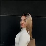 Me gusta enseñar a los niños y niñas, tengo experiencia en ello. Me considero responsable, motivadora y disciplinada